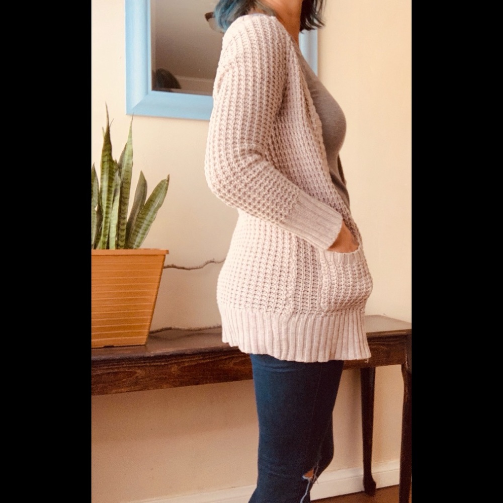 American Eagle Outfitters sweater
